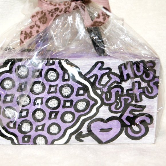 Hugs + Kisses Purple Handmade Pen or Pencil Holder - Picture 2 of 2